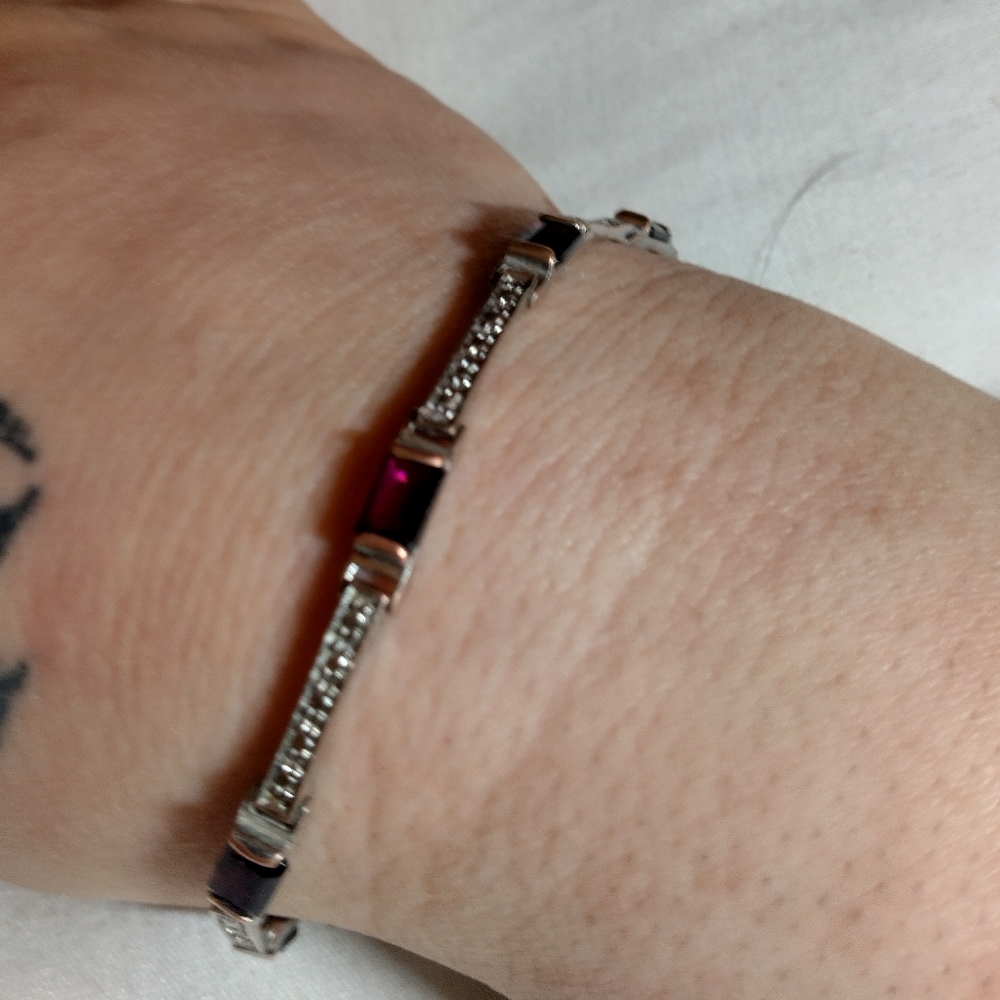 Ladies silver/ruby snap clasp stamped bracelet
